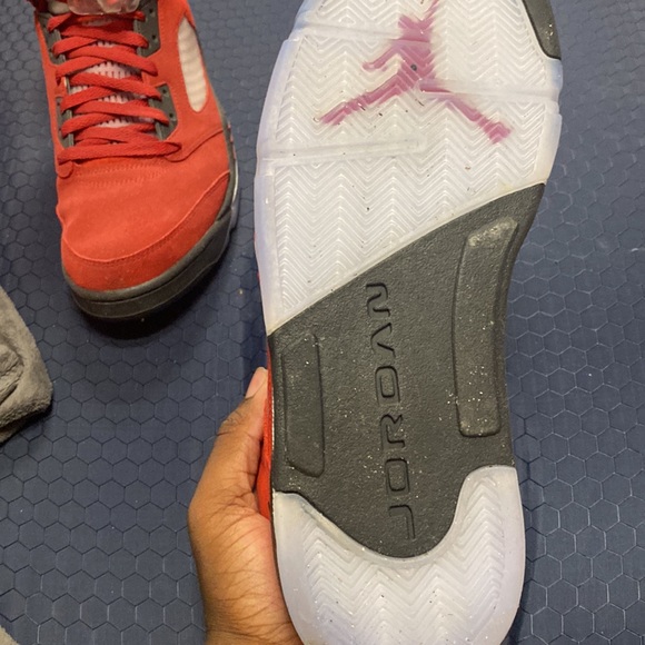 Air Jordan 5 Retro 'Raging Bull' 2021 - Picture 2 of 3